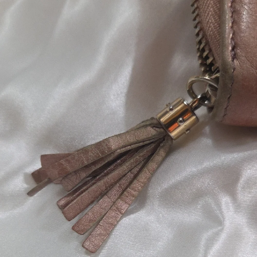 Gucci Soho Rose Leather Zip Around Wallet - Picture 14 of 14